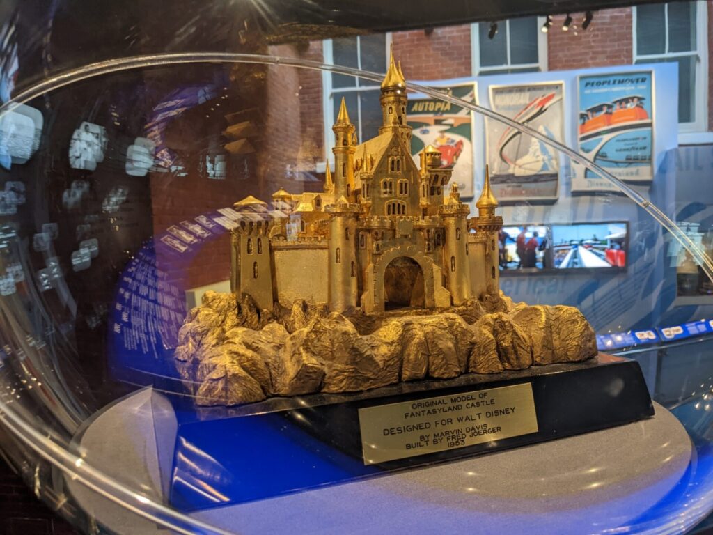 オーロラ城のオリジナル模型